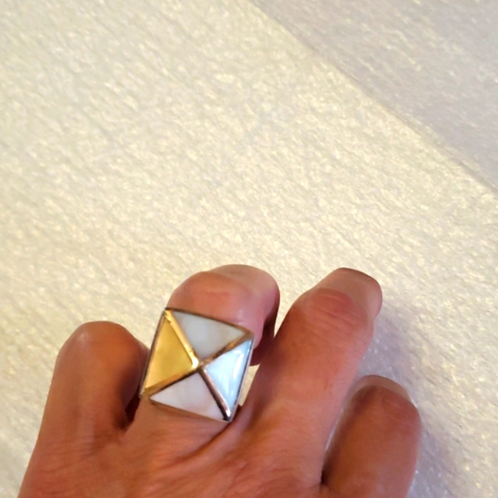 Silver Mother of Pearl Size 7